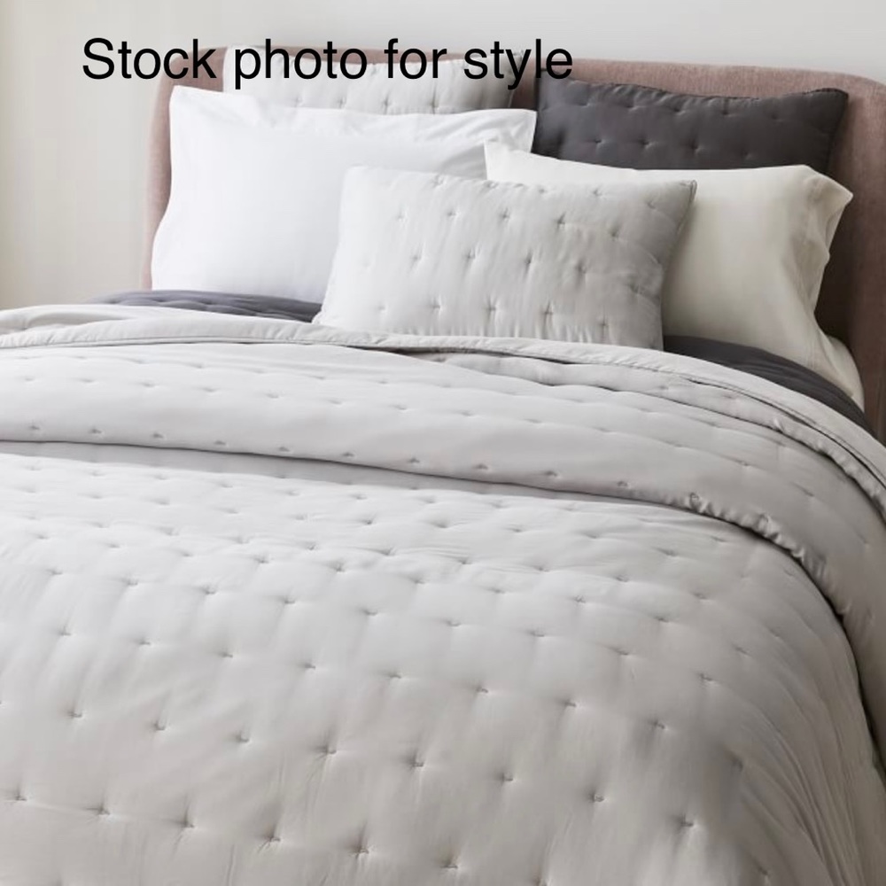 🥳HOST PICK🥳 BNIB WEST ELM MADISON SATIN QUILT